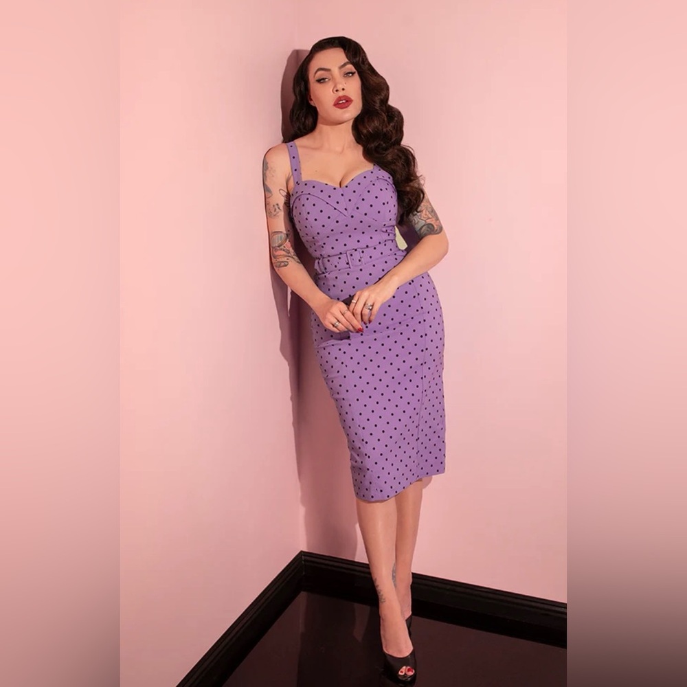 NWT MANEATER WIGGLE DRESS SUNSET PURPLE POLKA DOT VIXEN BY MICHELINE PITT LRG